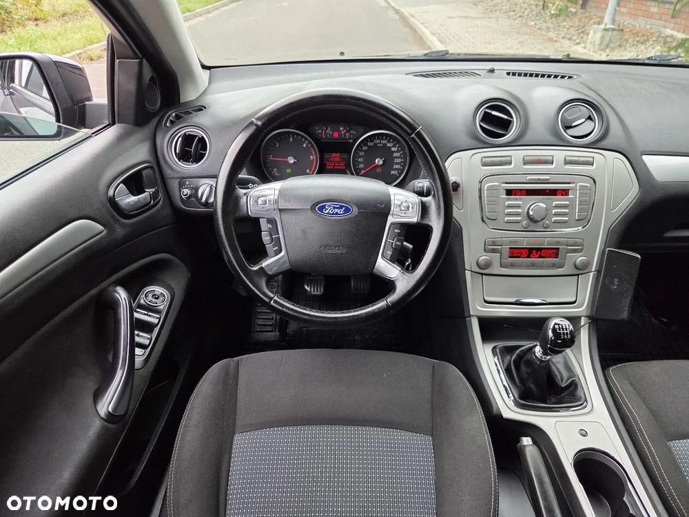 Ford Mondeo - 17