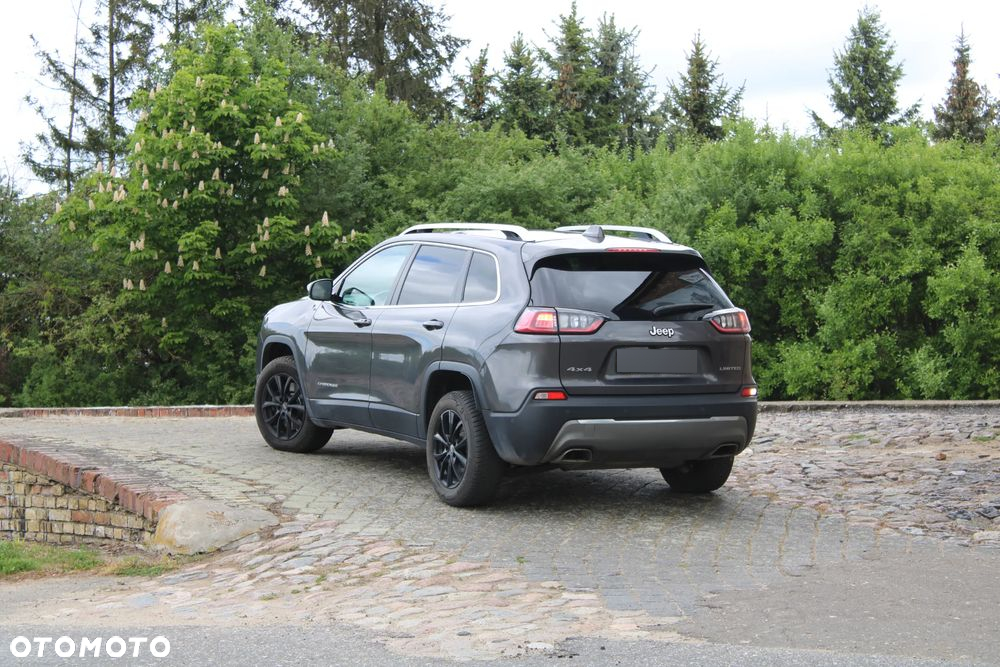 Jeep Cherokee - 27