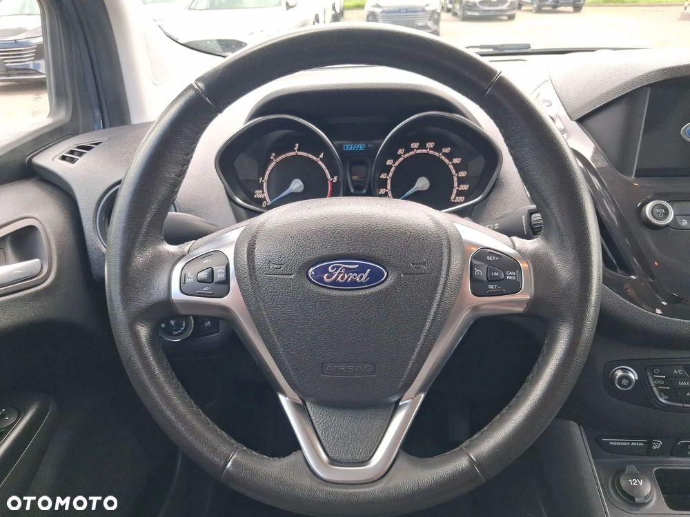 Ford Tourneo Courier 1.5 TDCi Titanium - 32