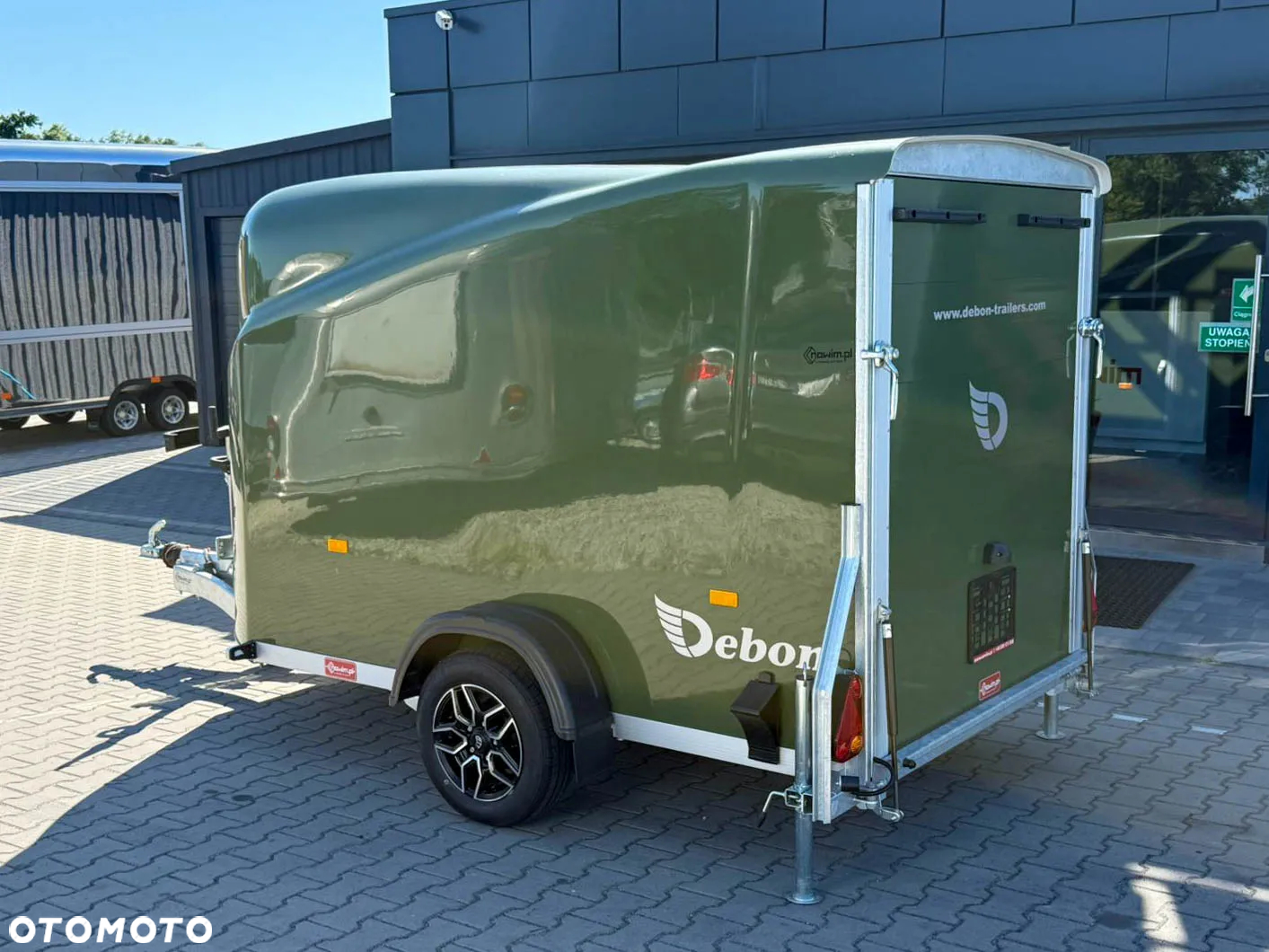 Debon Przyczepa furgon używany cargo 1300 kontener - 4
