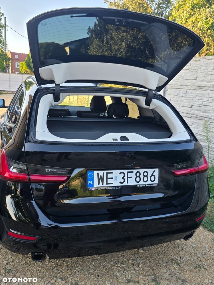 BMW Seria 3 318d mHEV - 25
