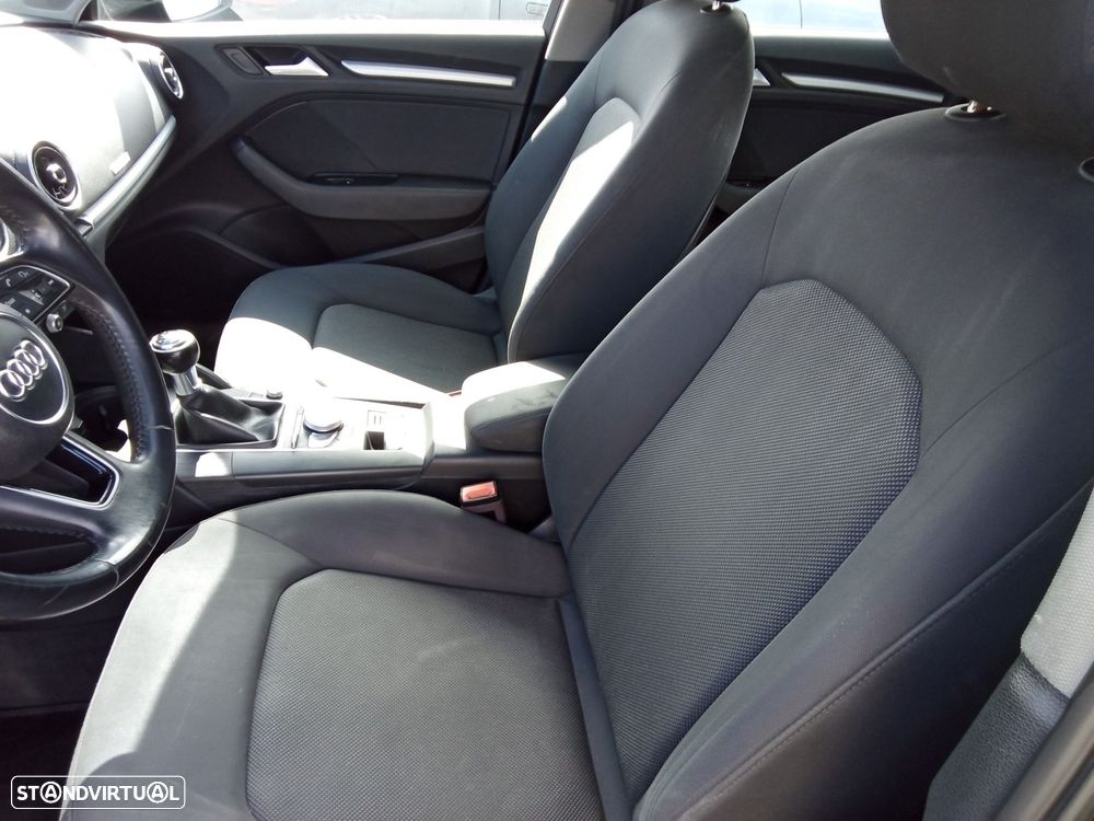 Audi A3 Sportback 1.6 TDI Design - 12