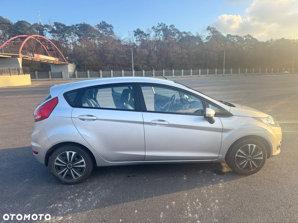 Ford Fiesta - 25