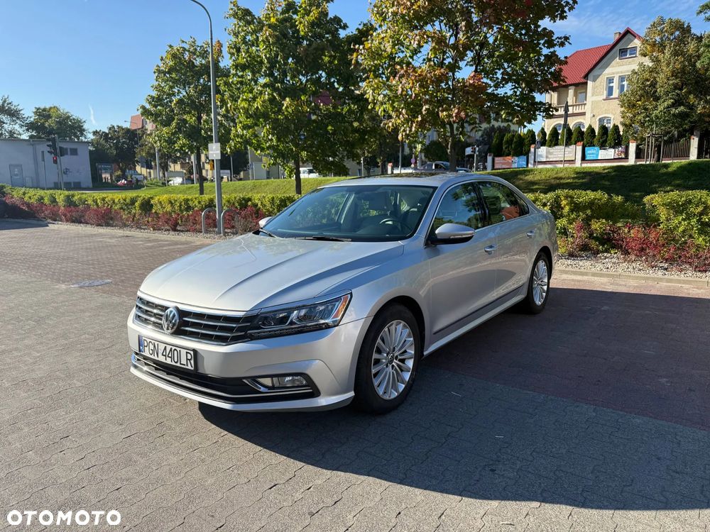Volkswagen Passat 1.8 TSI Comfortline DSG - 2