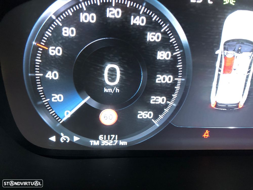 Volvo XC 60 2.0 T8 PHEV Momentum Plus AWD - 21