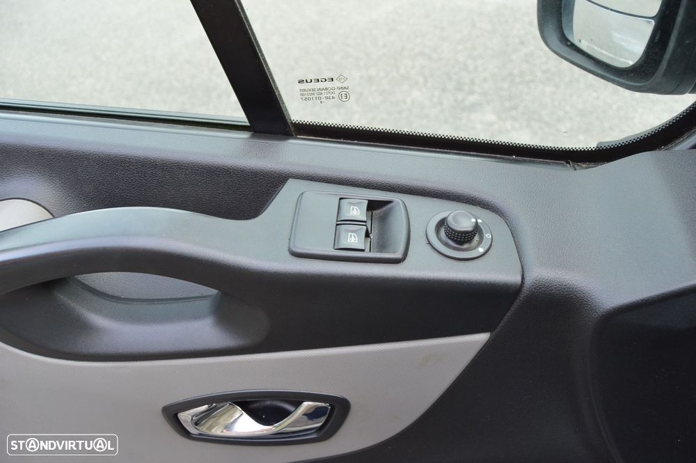 Renault Trafic Outro - 13