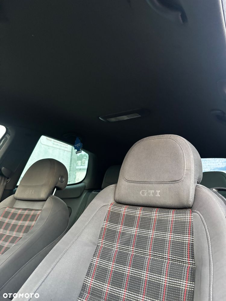 Volkswagen Golf 2.0 TSI GTI - 11