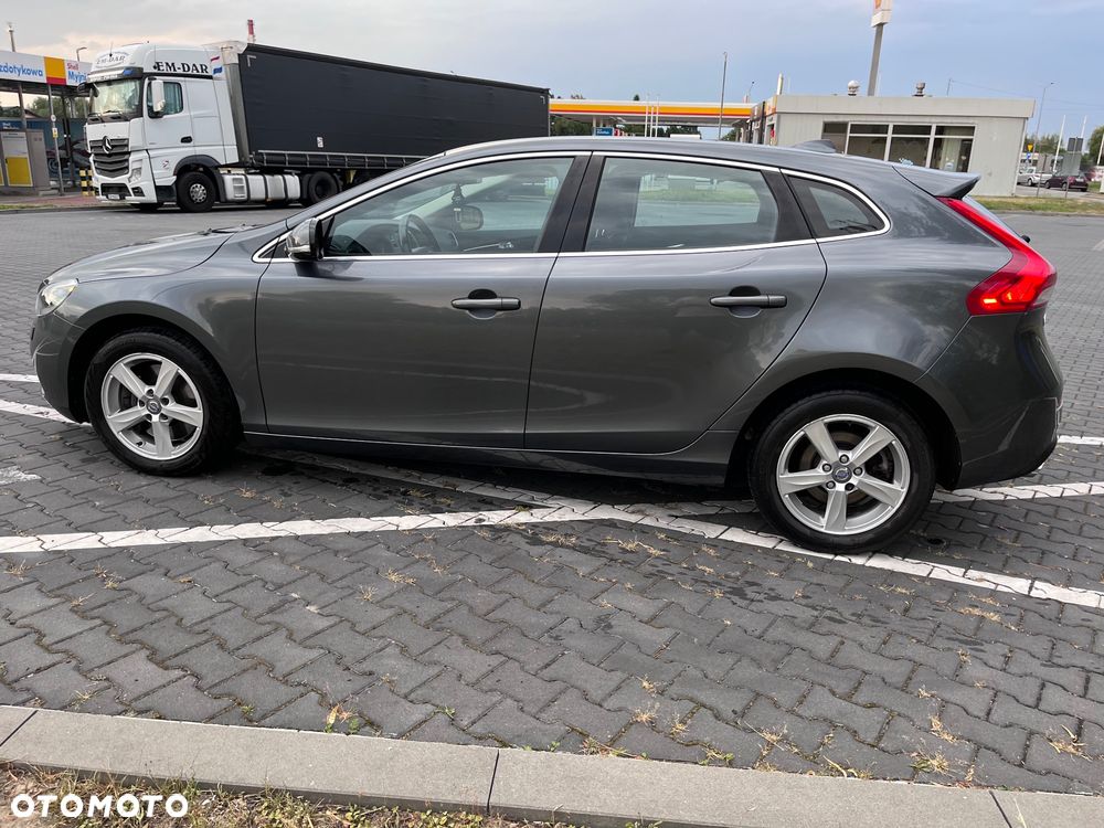 Volvo V40 D3 Momentum - 8