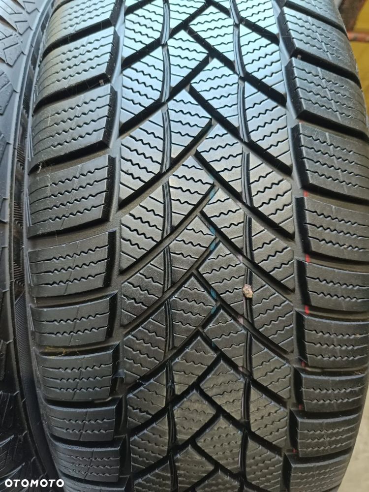 Opony zimowe 215/60/16 - 4