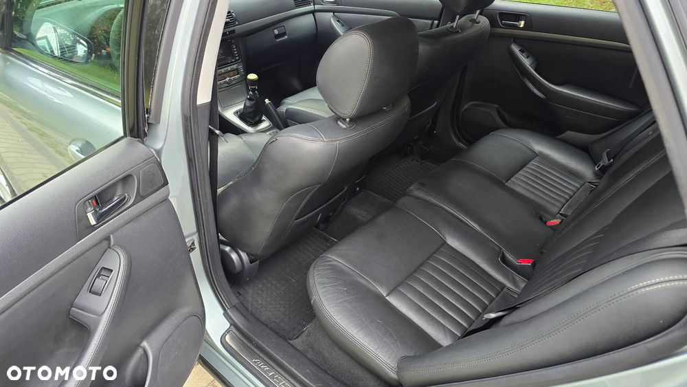 Toyota Avensis 2.0 D-4D Premium - 10