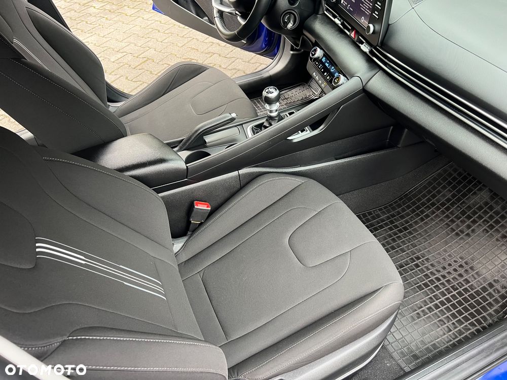 Hyundai Elantra 1.6 Executive - 20