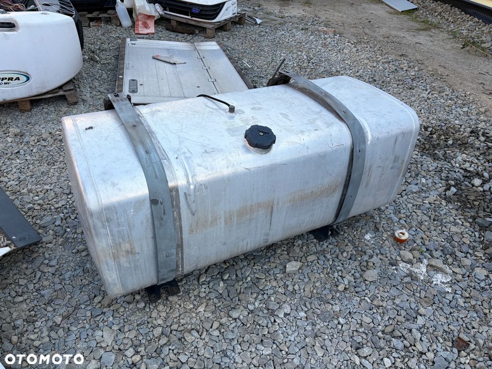 Zbiornik paliwa aluminiowy 590l - 2