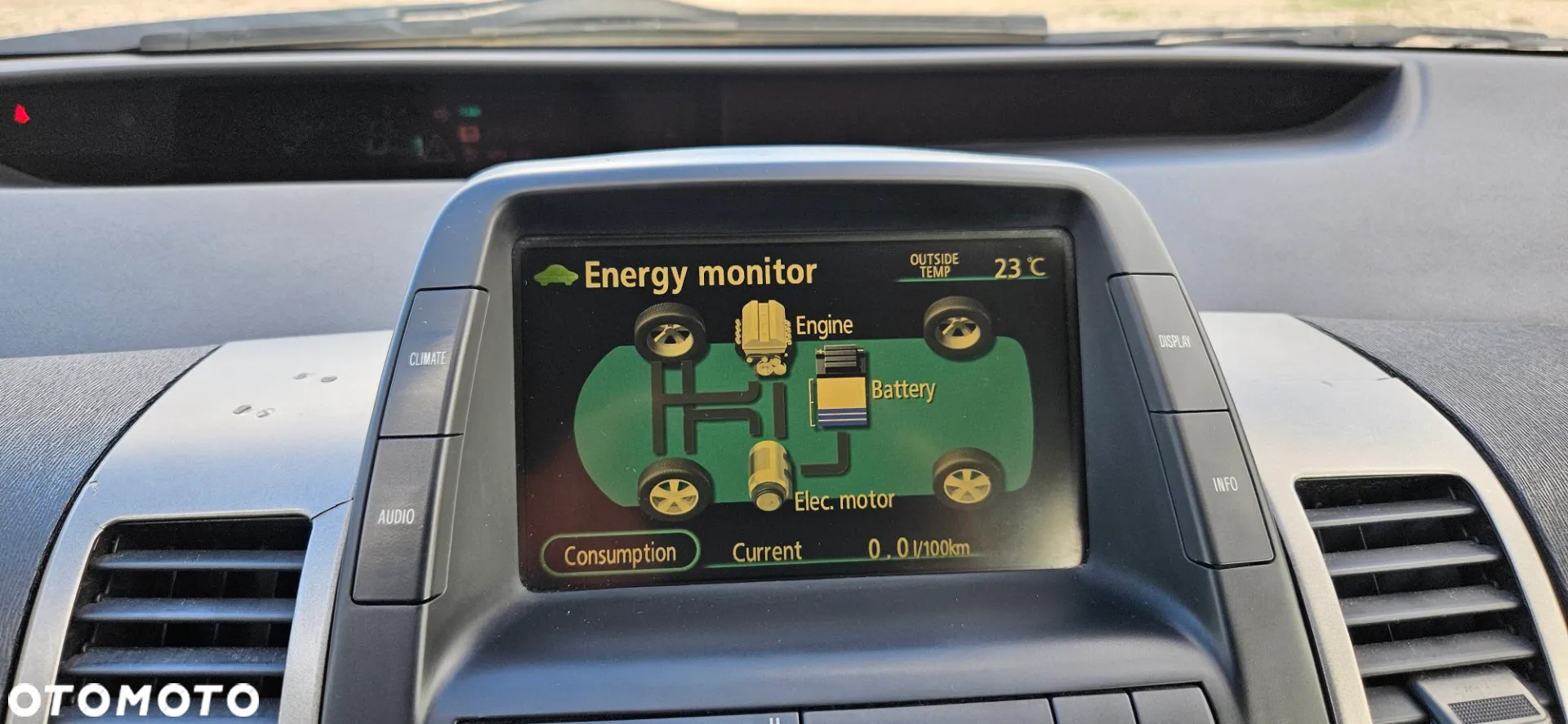 Toyota Prius 1.5 VVT-i Sol - 33