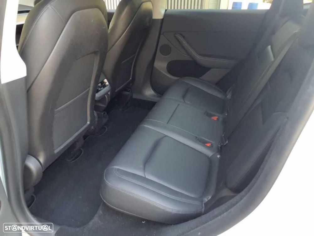 Tesla Model Y Long Range Dual Motor AWD - 4