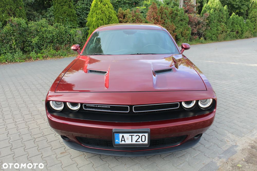 Dodge Challenger - 10