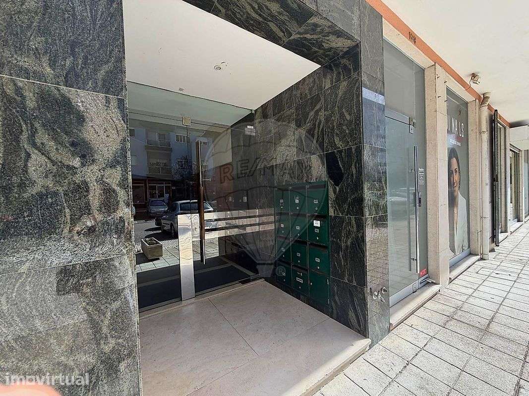 Apartamento T1 para venda - Grande imagem: 2/17