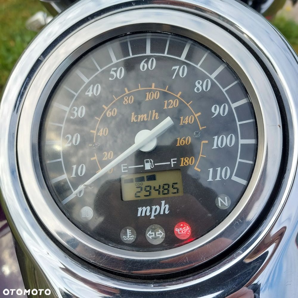 Suzuki VL 800 Volusia - 11
