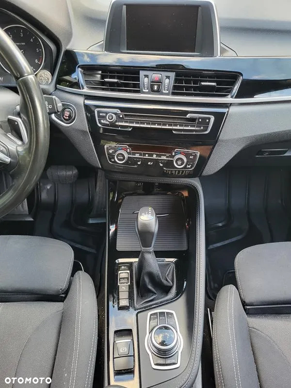BMW X1 xDrive18d - 11