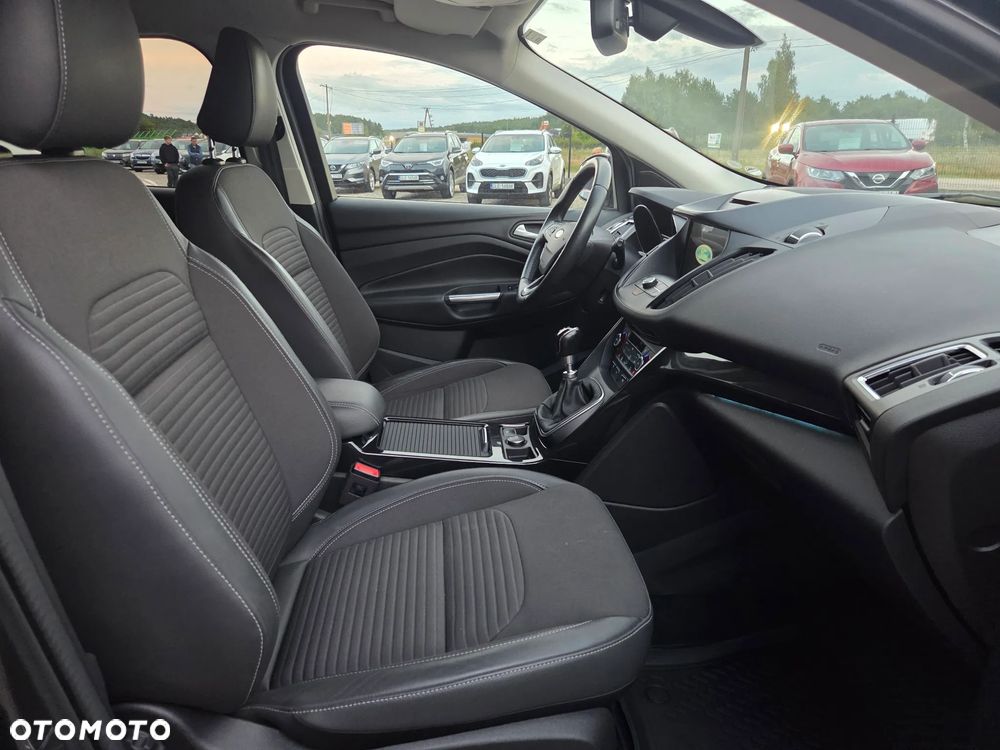 Ford Kuga 2.0 TDCi FWD Titanium - 23