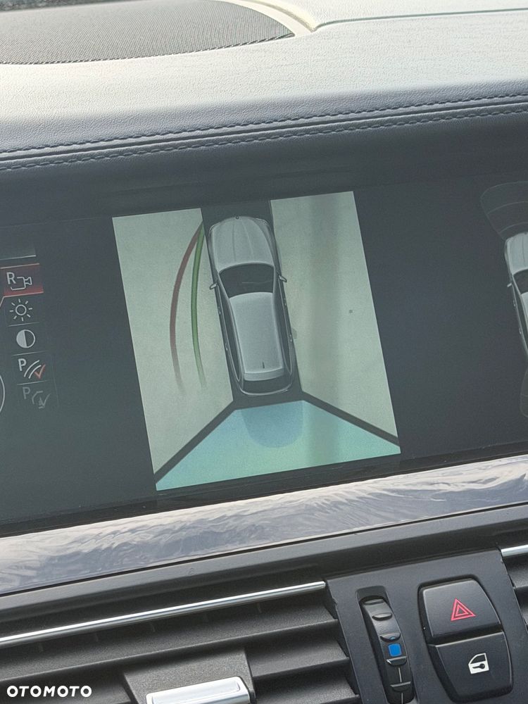 BMW Seria 5 525d xDrive Sport-Aut - 30