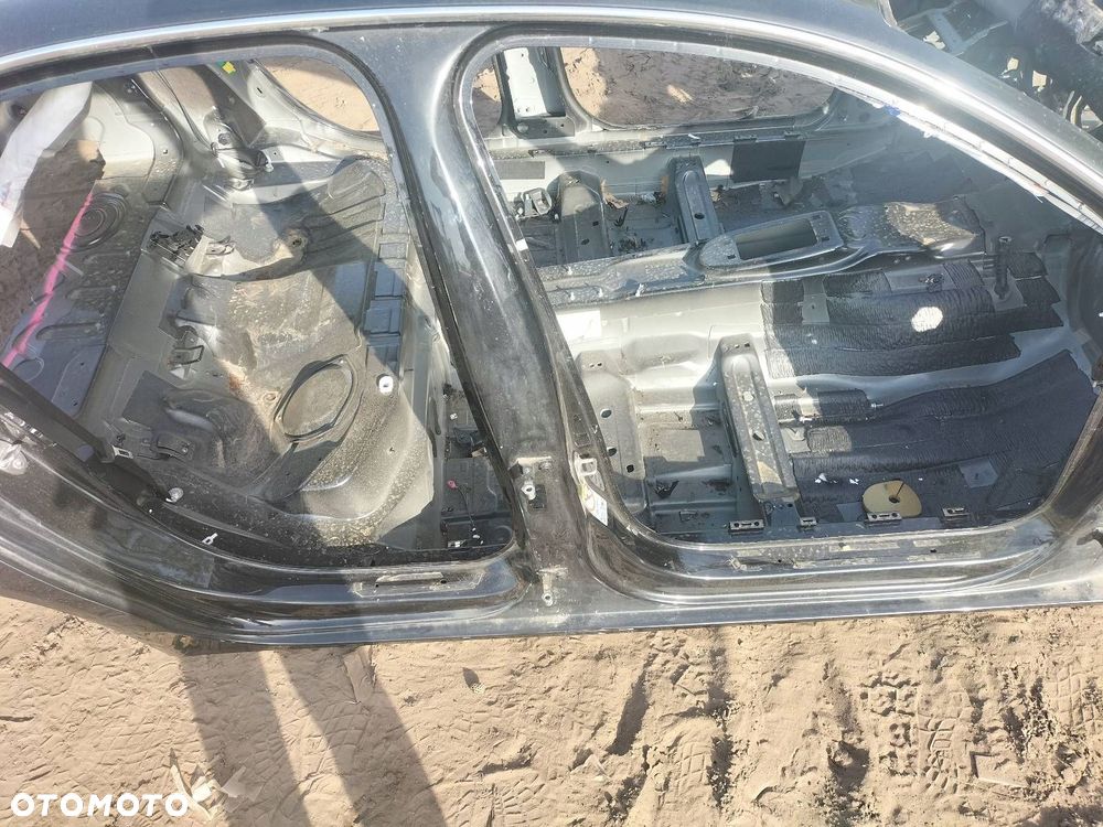 PRÓG PRAWY + SŁUPEK ŚRODKOWY AUDI A4 B8 LZ9Y - 8