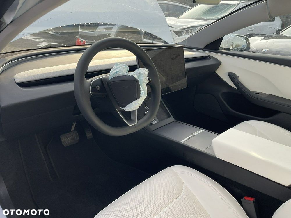 Tesla Model 3 - 6