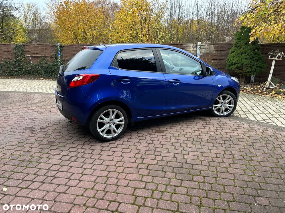 Mazda 2 - 10