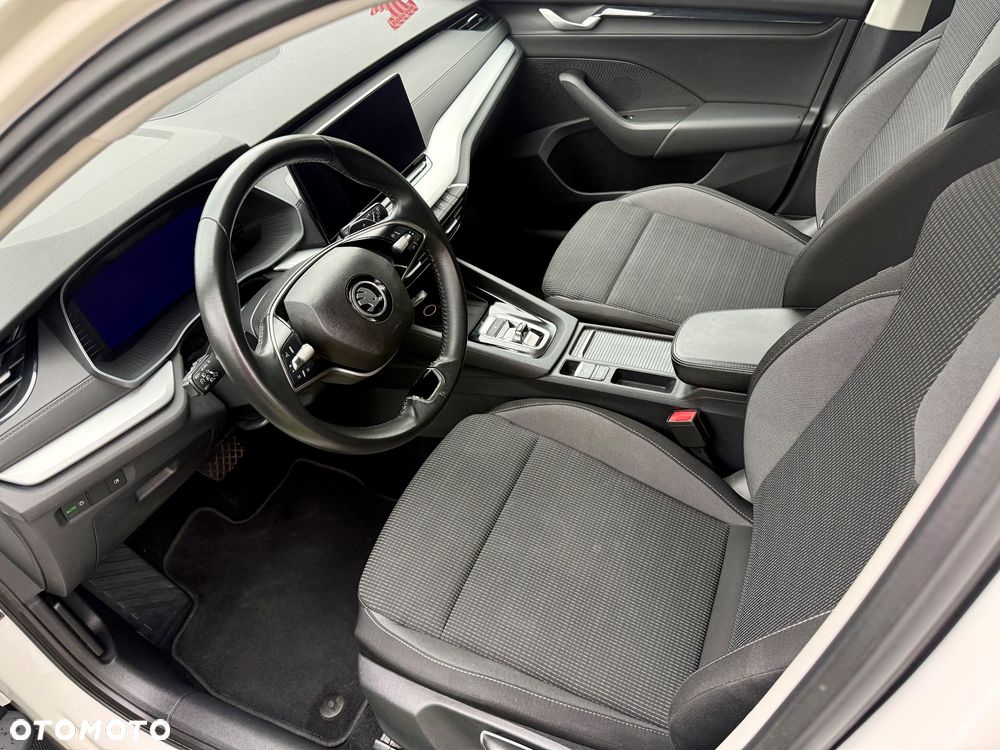 Skoda Octavia 1.5 TSI mHEV DSG Selection - 4