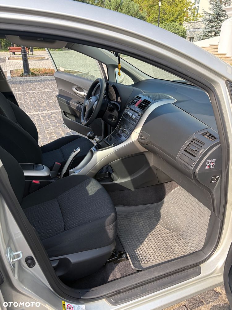 Toyota Auris 1.6 Luna - 20