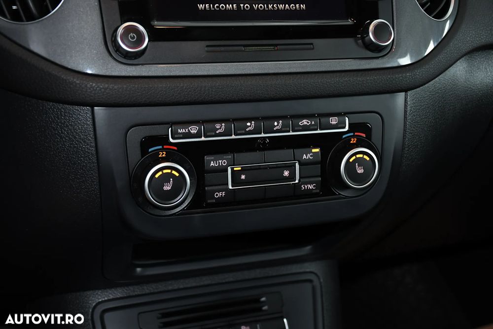 Volkswagen Tiguan 2.0 TDI DPF 4Motion BlueMotion Technology Lounge Sport & Style - 14