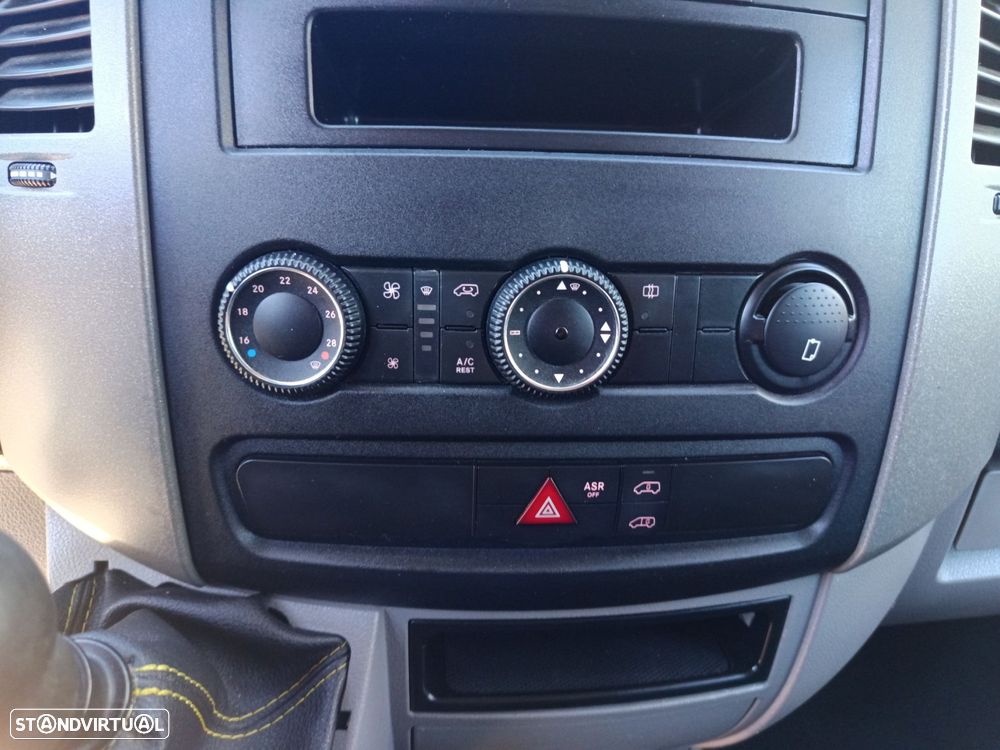 VW Crafter 35 2.0 TDi 136 Longo Tecto Alto BlueMotion - 26