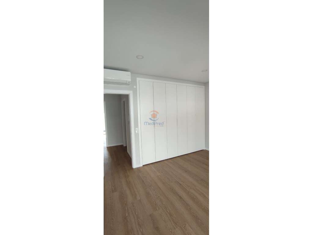 Apartamento T2 NOVO c/ BOX | Santo António dos Cavaleiros, Loures - Grande imagem: 5/12