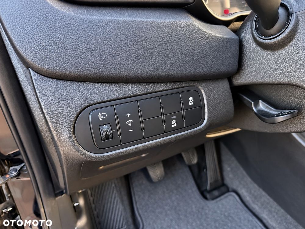 Kia Carens - 24