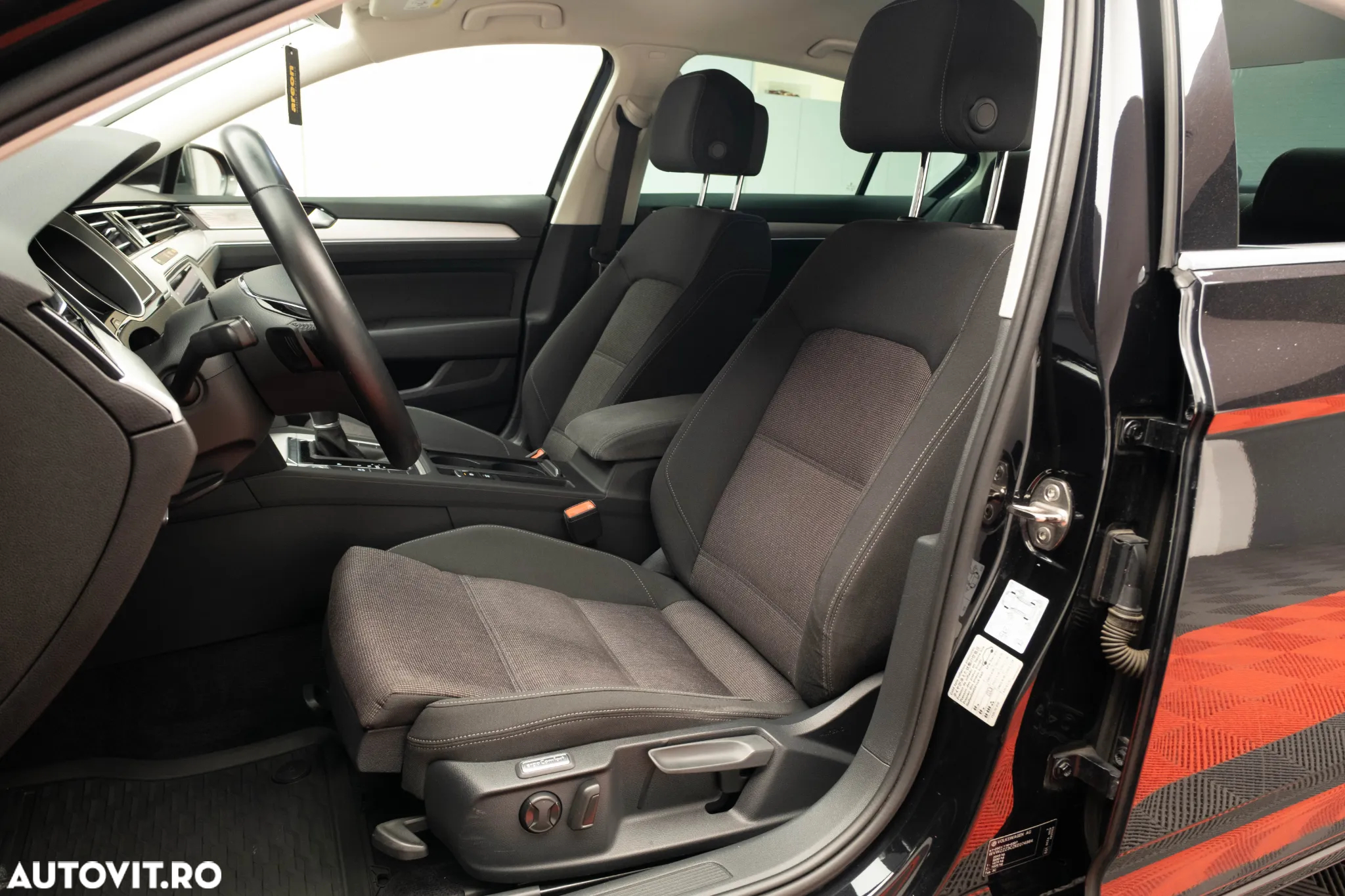 Volkswagen Passat 1.6 TDI DSG Trendline - 20
