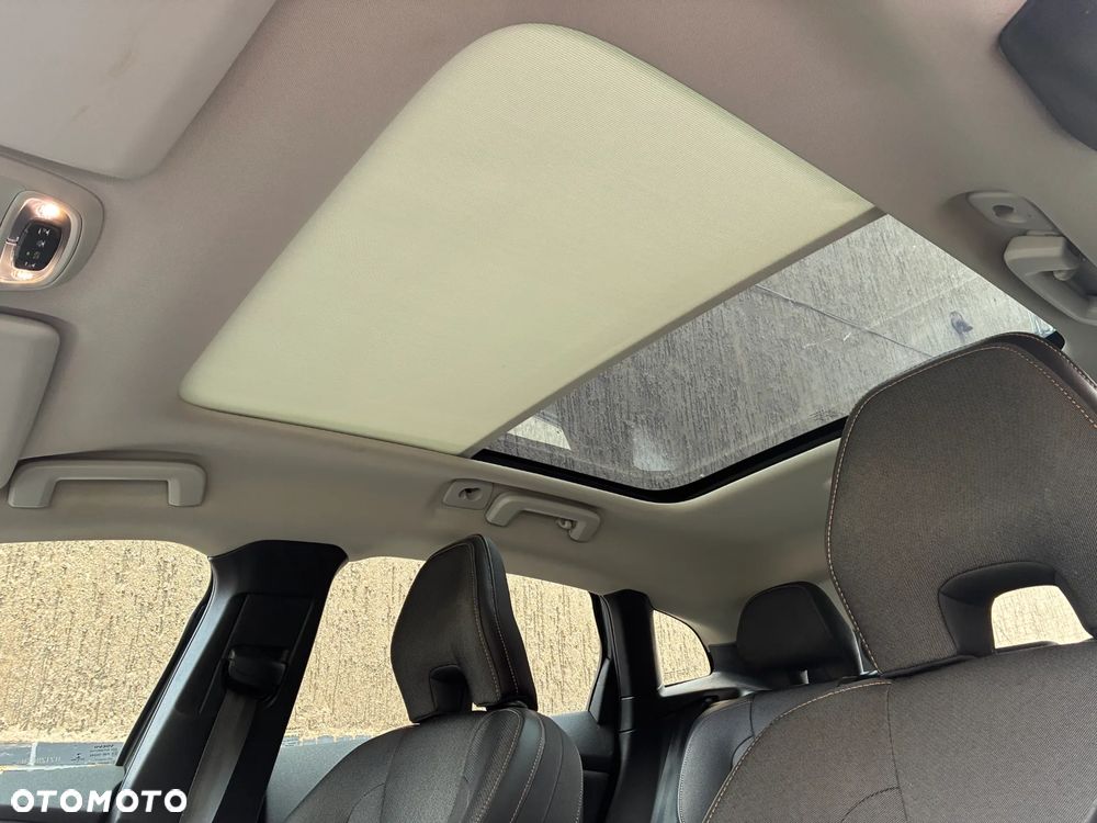 Volvo V40 Cross Country D2 Momentum - 10