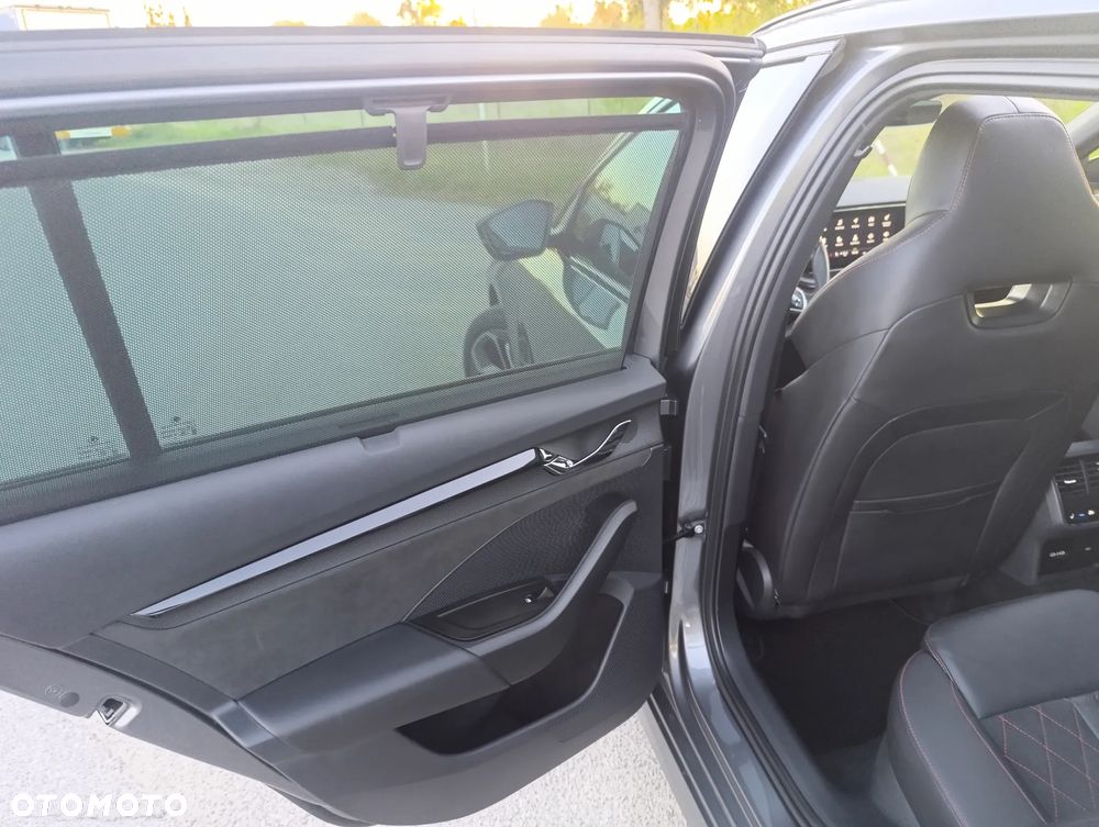 Skoda Octavia 2.0 TDI DSG 4x4 RS - 35