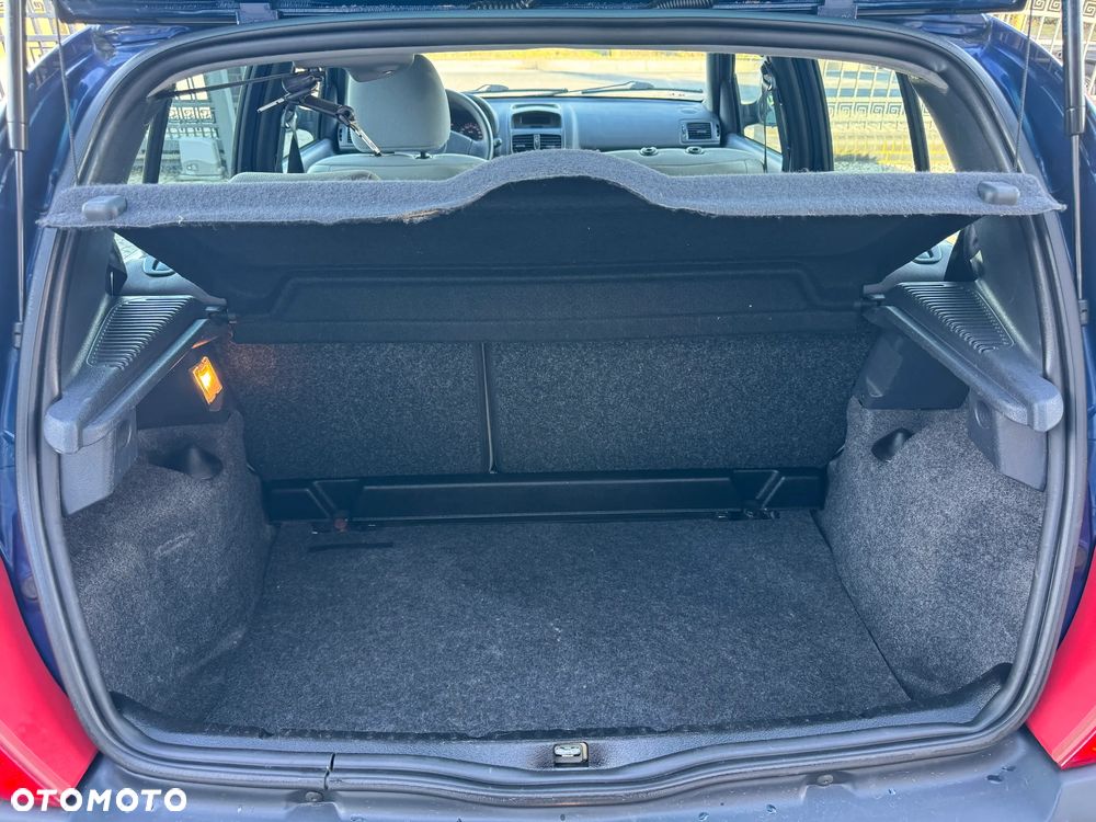 Renault Clio 1.2 16V Emotion - 29