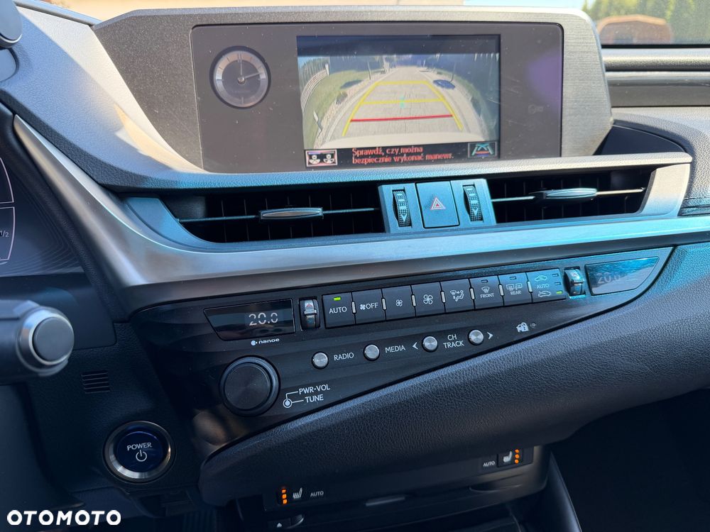 Lexus ES 300h Business Line - 26