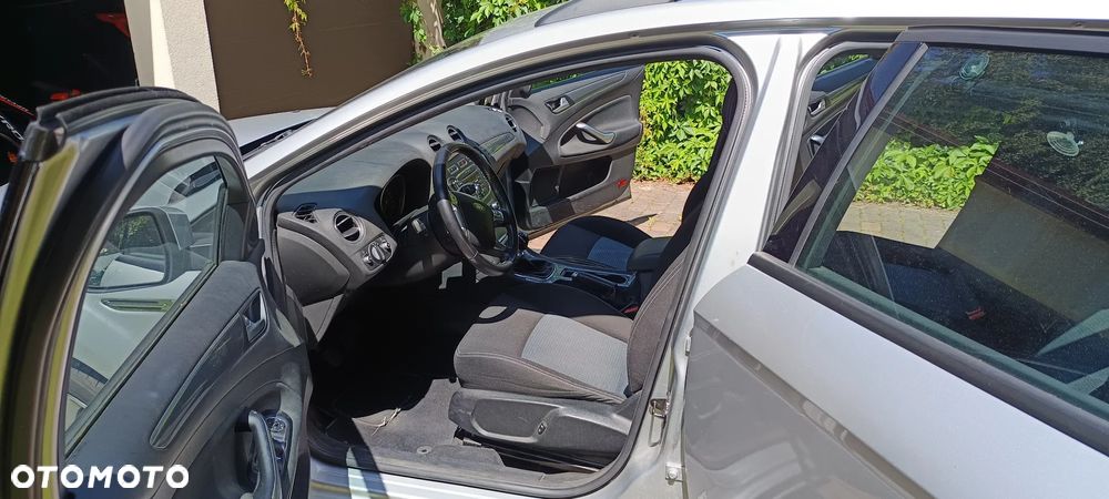 Ford Mondeo 1.6 T Silver X Plus - 12