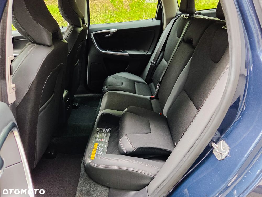 Volvo XC 60 D4 Momentum - 13