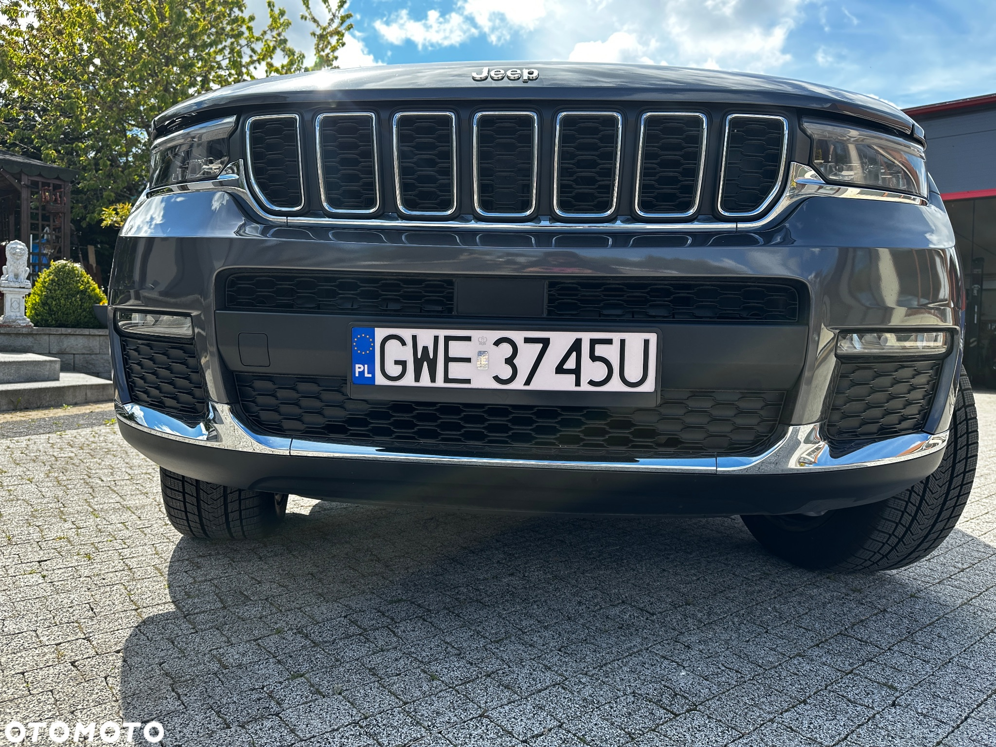 Jeep Grand Cherokee - 16