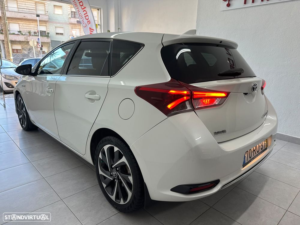 Toyota Auris 1.8 HSD Comfort +P.Sport+Navi - 12