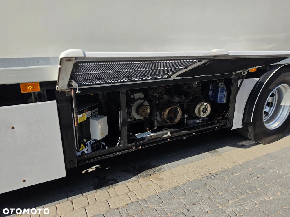 Volvo FH460 I SAVE / CARRIER 900/ KABINA SYPIALNA / CHŁODNIA KWIATOWA / SUPER STAN / 3 OŚ SKRĘTNA  / EURO 6 /SERWIS VOLVO / KONTENER KWIATOWY / - 11