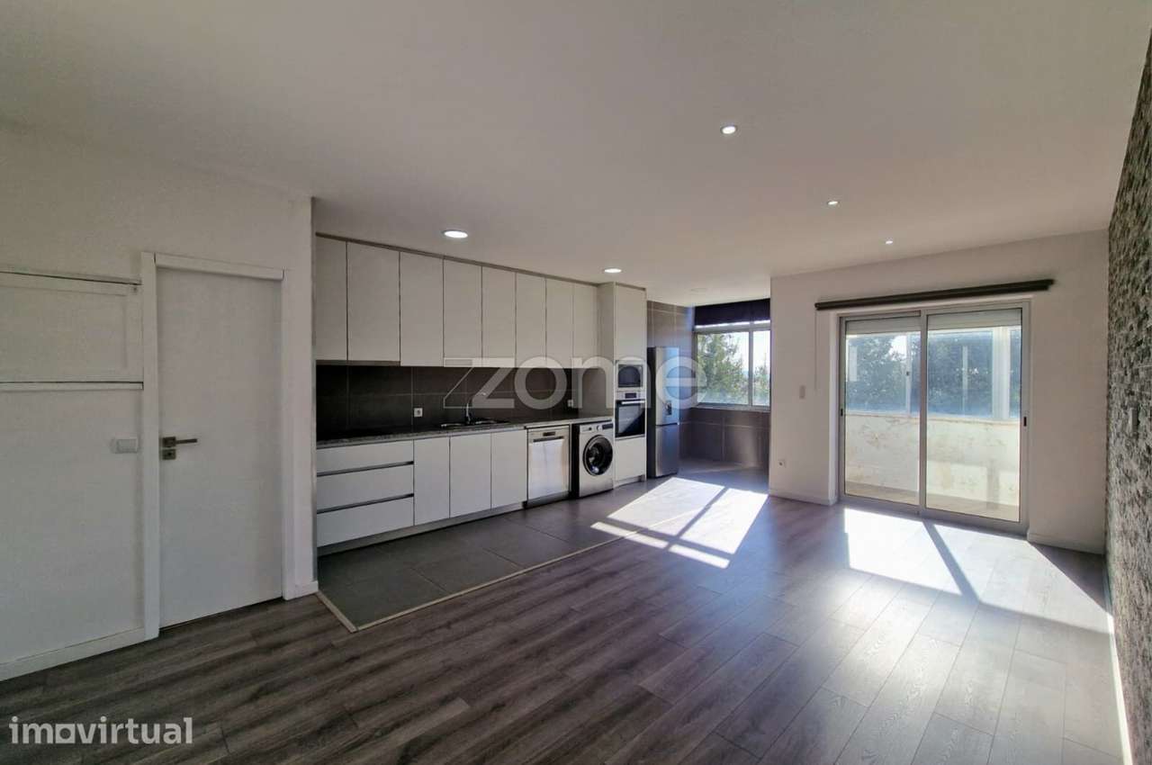 Apartamento T1 Renovado p/ arrendamento no centro histórico de Braga - Grande imagem: 4/26