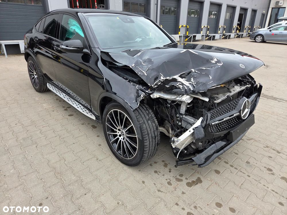 Mercedes-Benz GLC 220 d 4Matic 9G-TRONIC AMG Line - 2