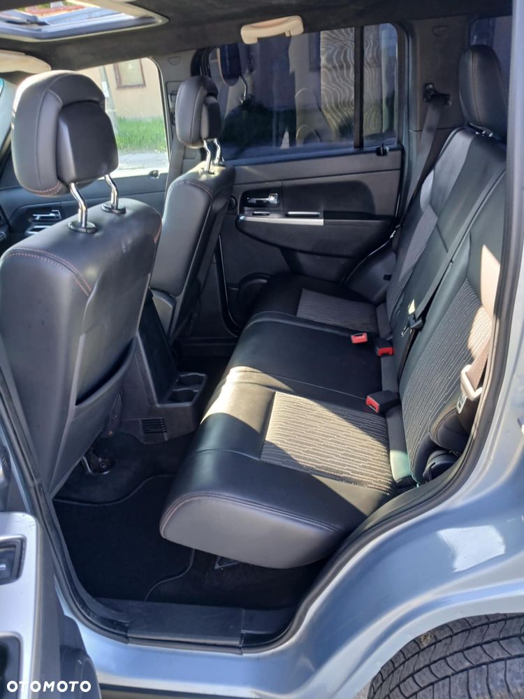 Jeep Liberty - 13