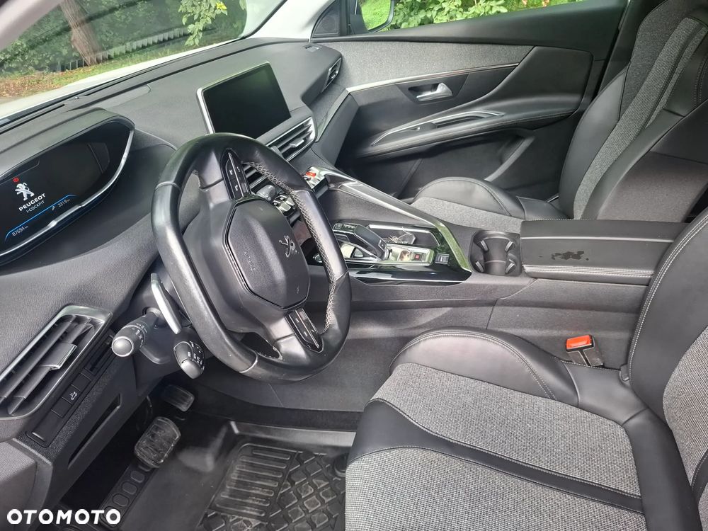 Peugeot 3008 1.2 PureTech Allure S&S EAT6 - 19