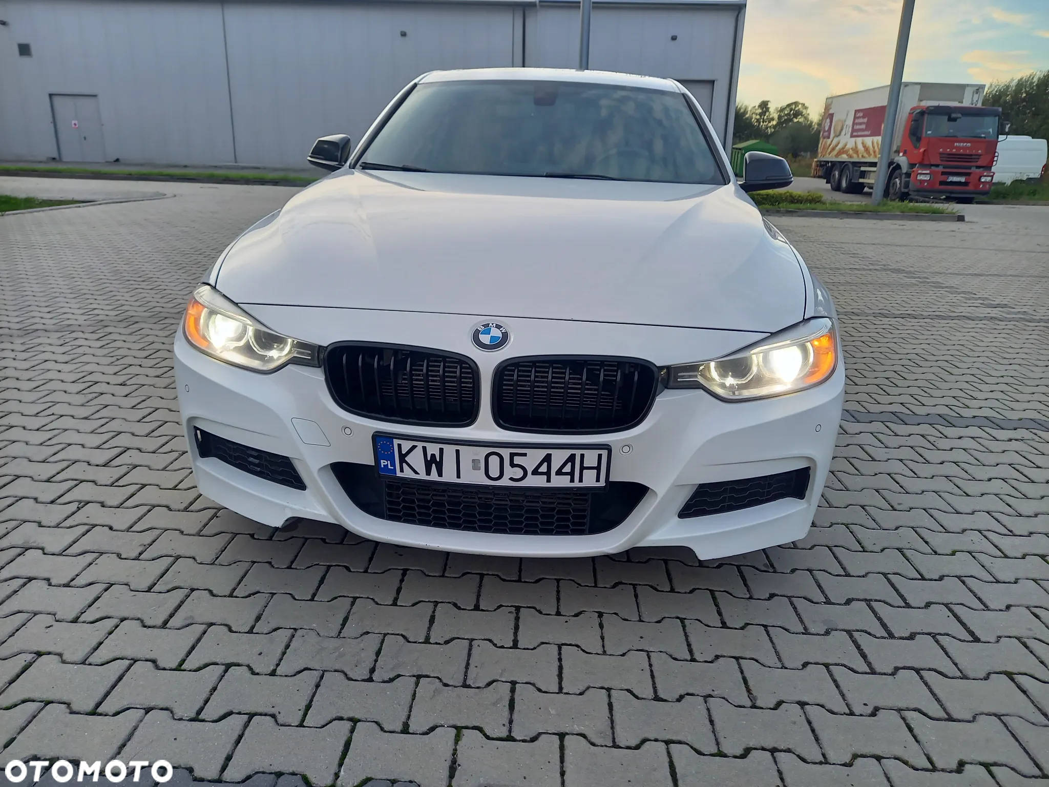BMW Seria 3 335i xDrive Sport-Aut Luxury Line - 4