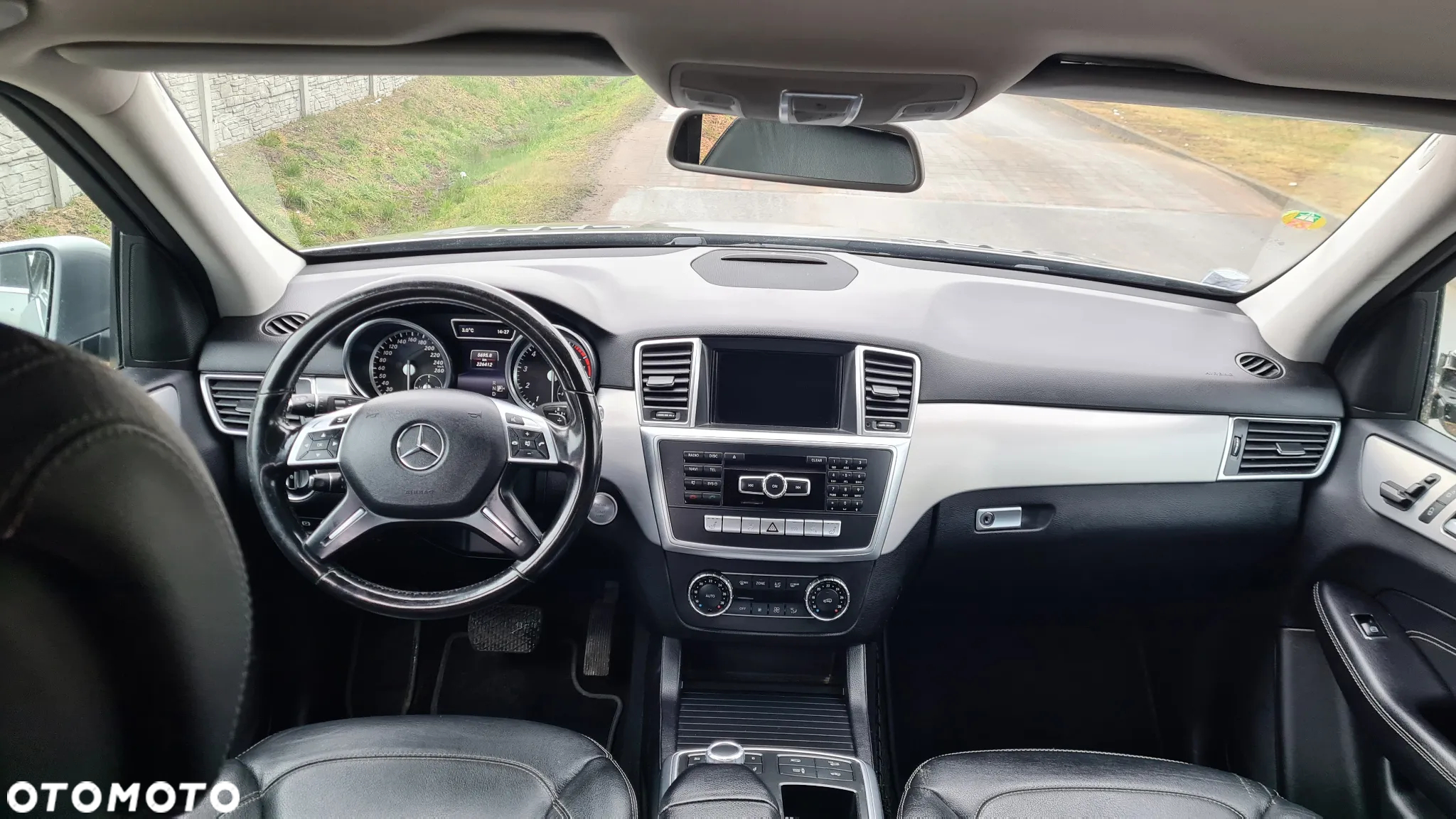 Mercedes-Benz ML 500 4MATIC (BlueEFFICIENCY) 7G-TRONIC - 24