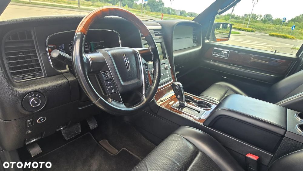 Lincoln Navigator - 16